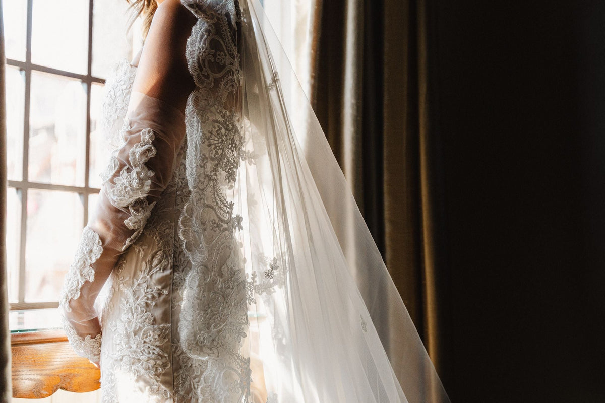 How to Choose the Perfect Wedding Veil Color | White, Off-White, and Ivory MWBRIDALSTORE How to Choose the Perfect Wedding Veil Color | White, Off-White, and Ivory MWBRIDALSTORE