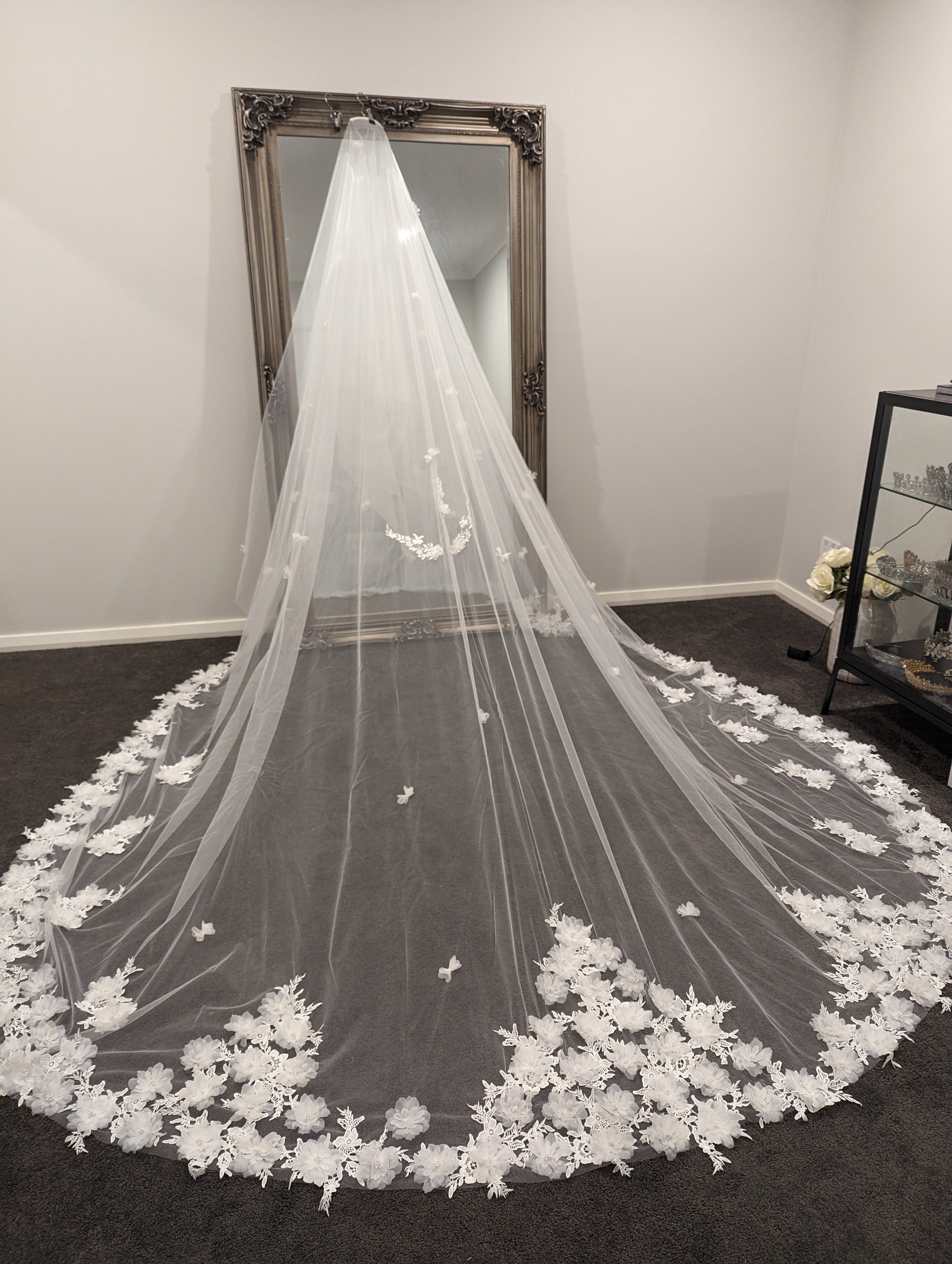 Wedding Veil with 3D floral Lace appliques, Two Tier Floral