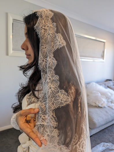 GAYLE - Alencon/French lace Mantilla Wedding Veil, Cathedral Alencon/French lace Mantilla Wedding Veil,  1 tier cathedral Mantilla Lace Veil,Lace Mantilla Bridal Veil in Cathedral