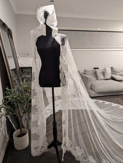 Miranda – Alençon French Lace Hooded Mantilla Cathedral Wedding Veil