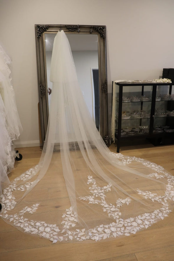 3D Floral Lace Wedding Cathedral Veil, Royal Cathedral Length Flower Wedding Veil, Two Tier Floral Lace Veil, 3/5/7/10 meter Ivory Veil, Cathedral lace Veil LAURA