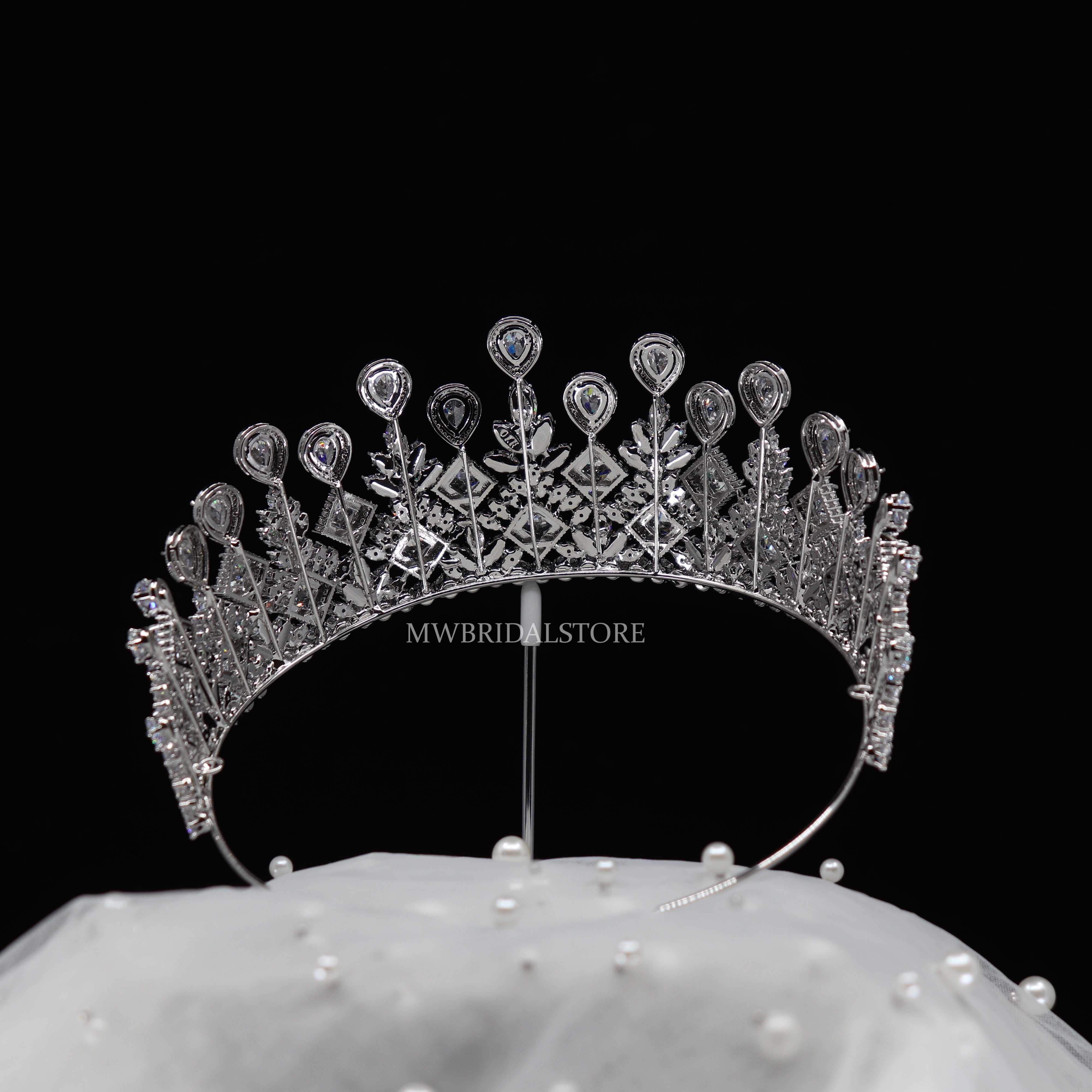 Buy Luxury Wedding Crown, Wedding Crystal Bridal Hair Crown, Tiara for Her,  Women Wedding Hair Jewelry, Rhinestone Diadem Silver Tiara Online in India  