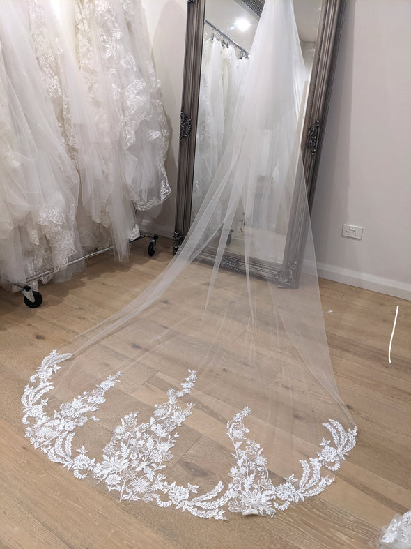 KEISHA - Ivory/White Bridal Veil, Sequined Lace Veil, Chapel Length Veil, Cathedral Length Veil, Floor Length Wedding Veil, Tulle Wedding Veil, Bridal Veil, Floral Lace wedding Veil