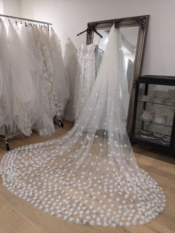 CALLY - 3D Flower Petal Veil, flower petal veil, Veil with 3D Flowers, Cathedral Floral Veil