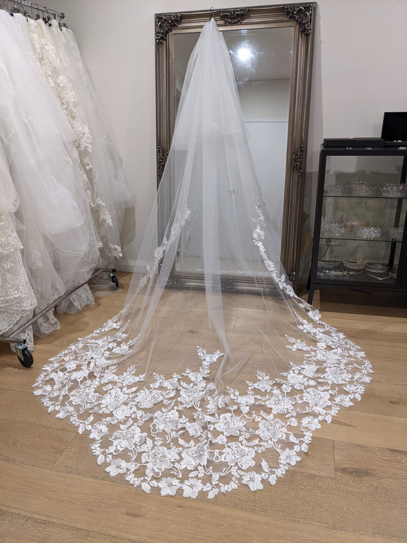 Edge Cathedral Scalloped Wedding Veils