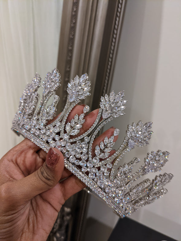 JERSEY Luxury Crystal Bridal Crown – Regal Wedding Tiara for Brides