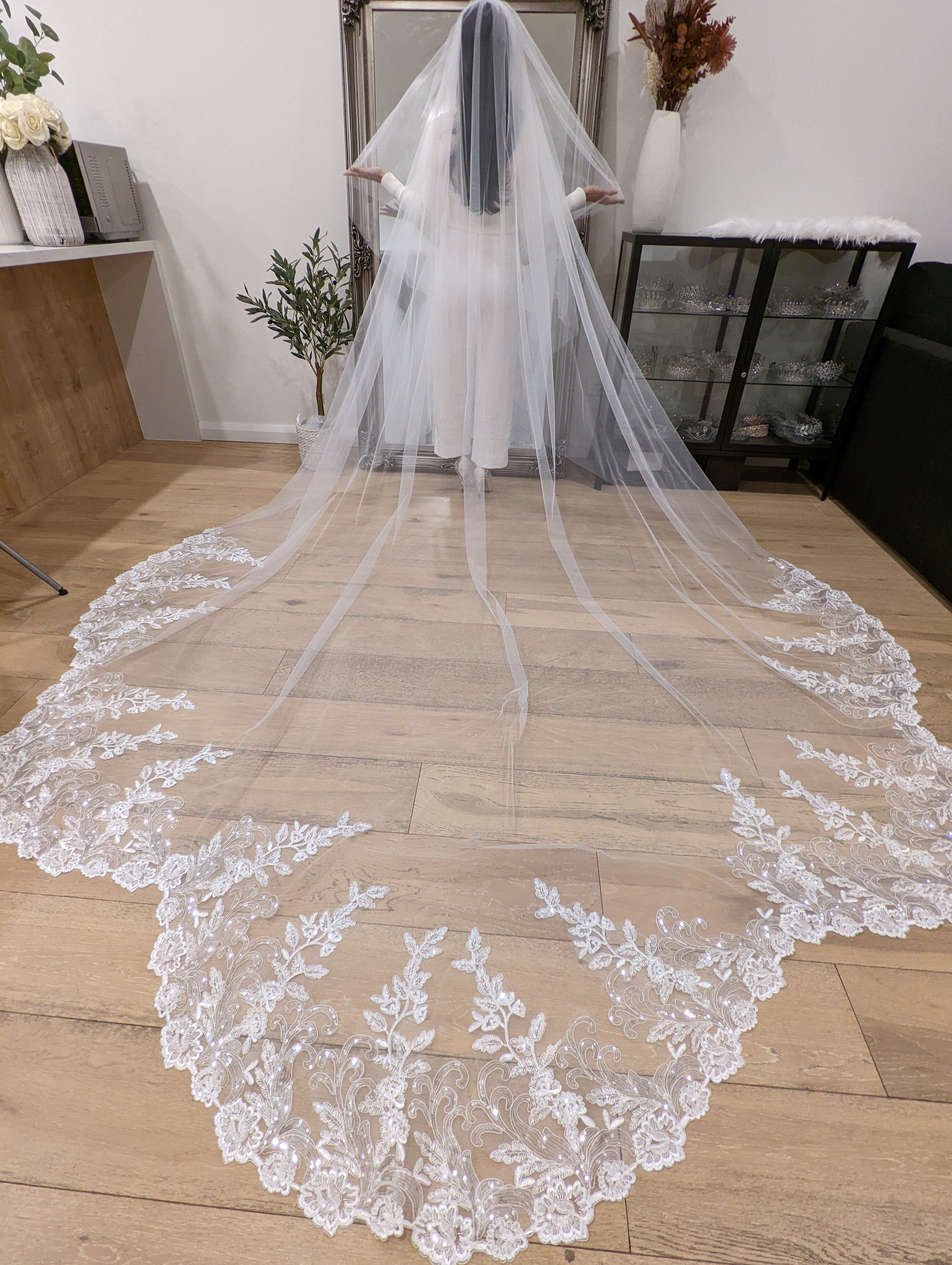 Cathedral Veil, Lace Edge Bridal Veil, Royal Wedding Veil, Bridal Veil With  Lace, Floral Lace, Wedding Veil With Flower Lace -  Finland